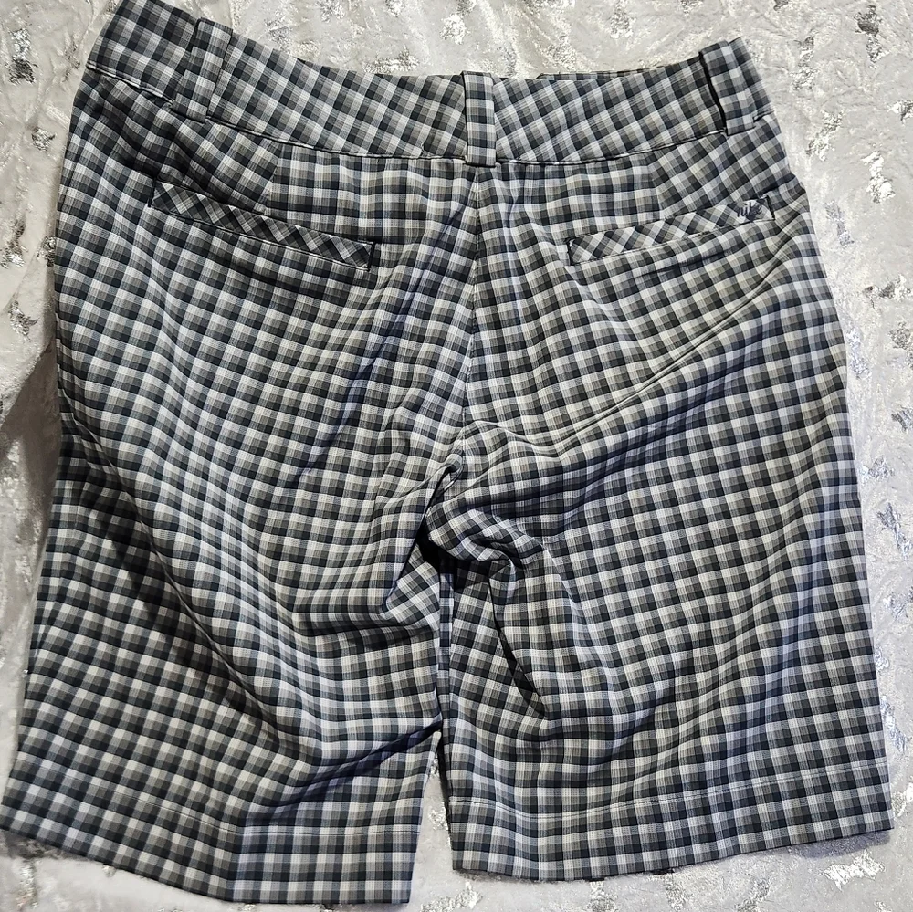 Nike- Women's(M) Gray and White Plaid Golf Shorts - Picture 4 of 4